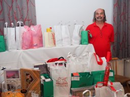 Künstler helfen Kinder - Mit Musik zur Menschlichkeit